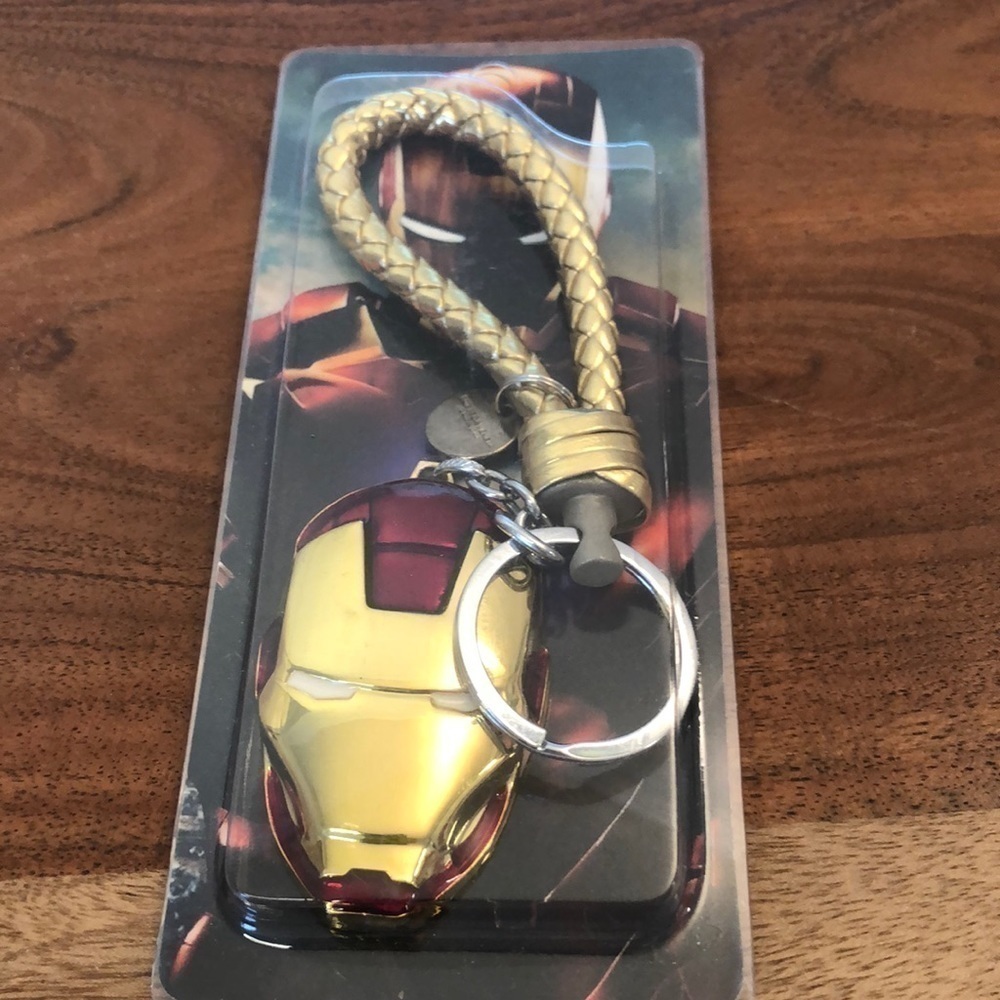 NEW MARVEL IRON MAN KEYCHAIN